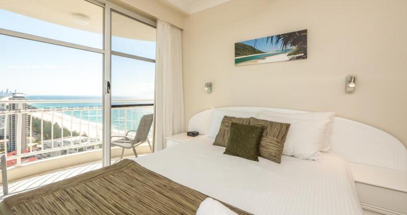 2nd Avenue - Hosted By Burleigh Letting *
