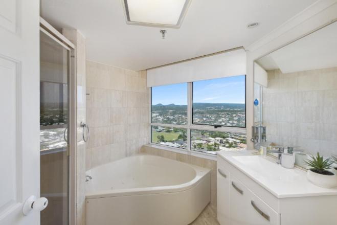 2nd Avenue - Hosted By Burleigh Letting
